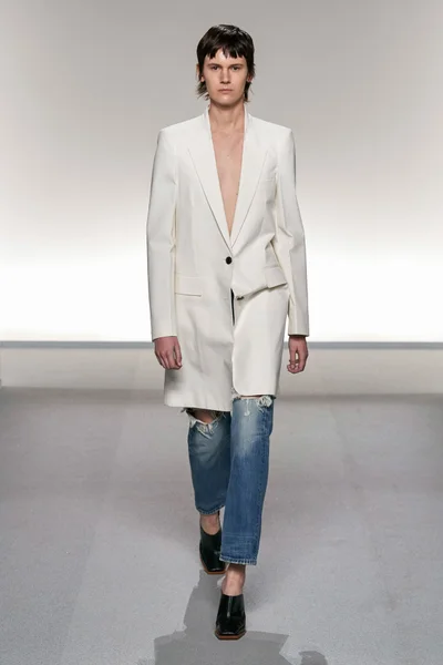 Look 34